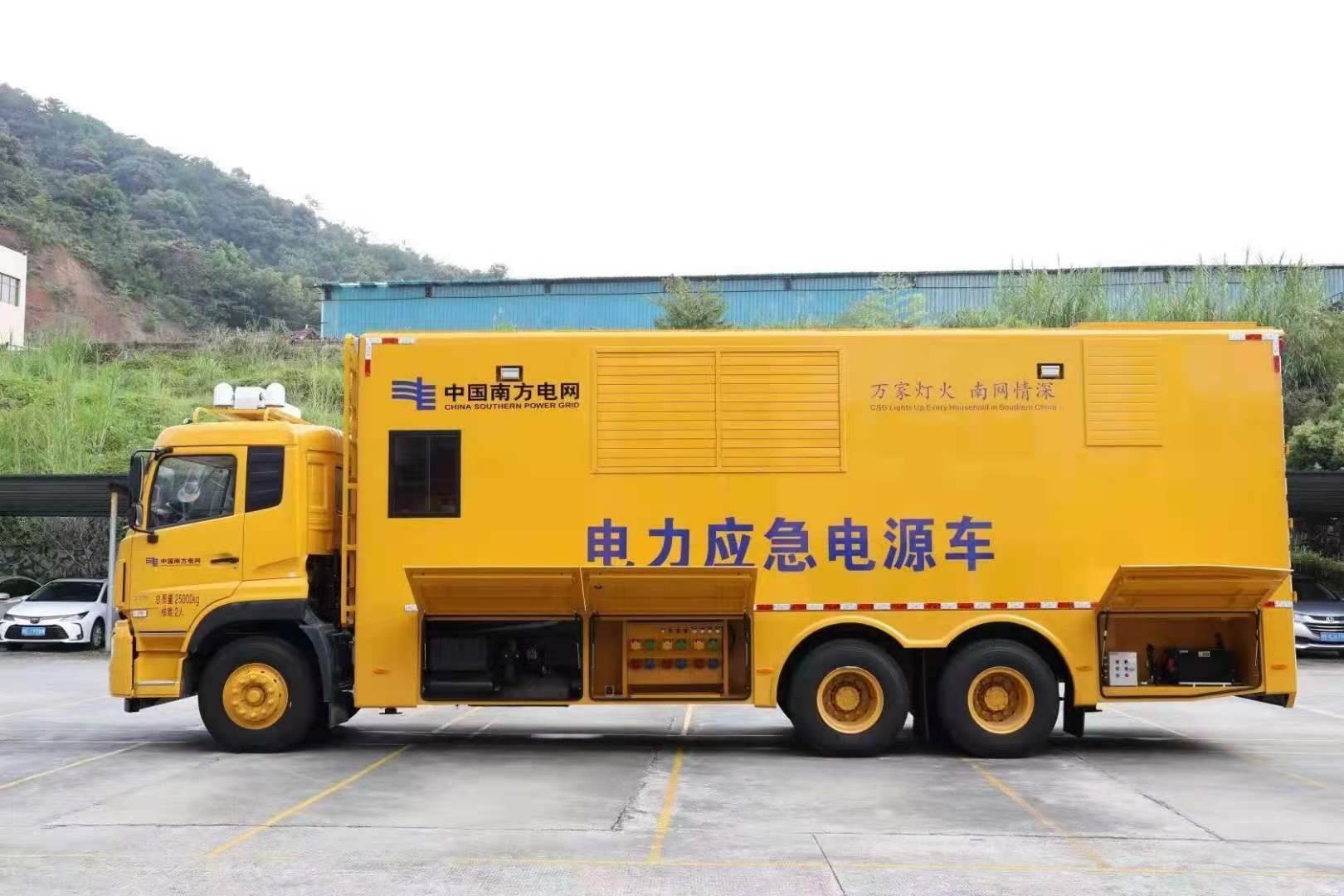 华宁安康大型柴油发电机发电车UPS电源出租租赁